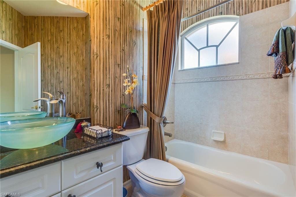 COLONIAL LINKS - Residential