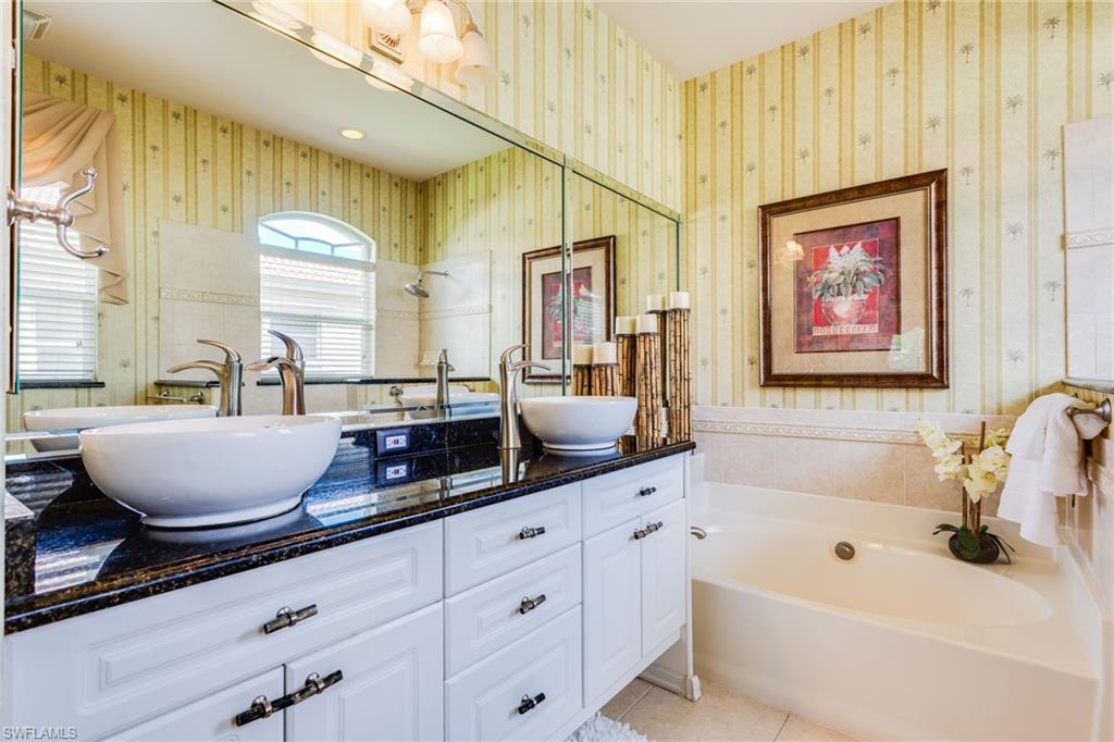 COLONIAL LINKS - Residential