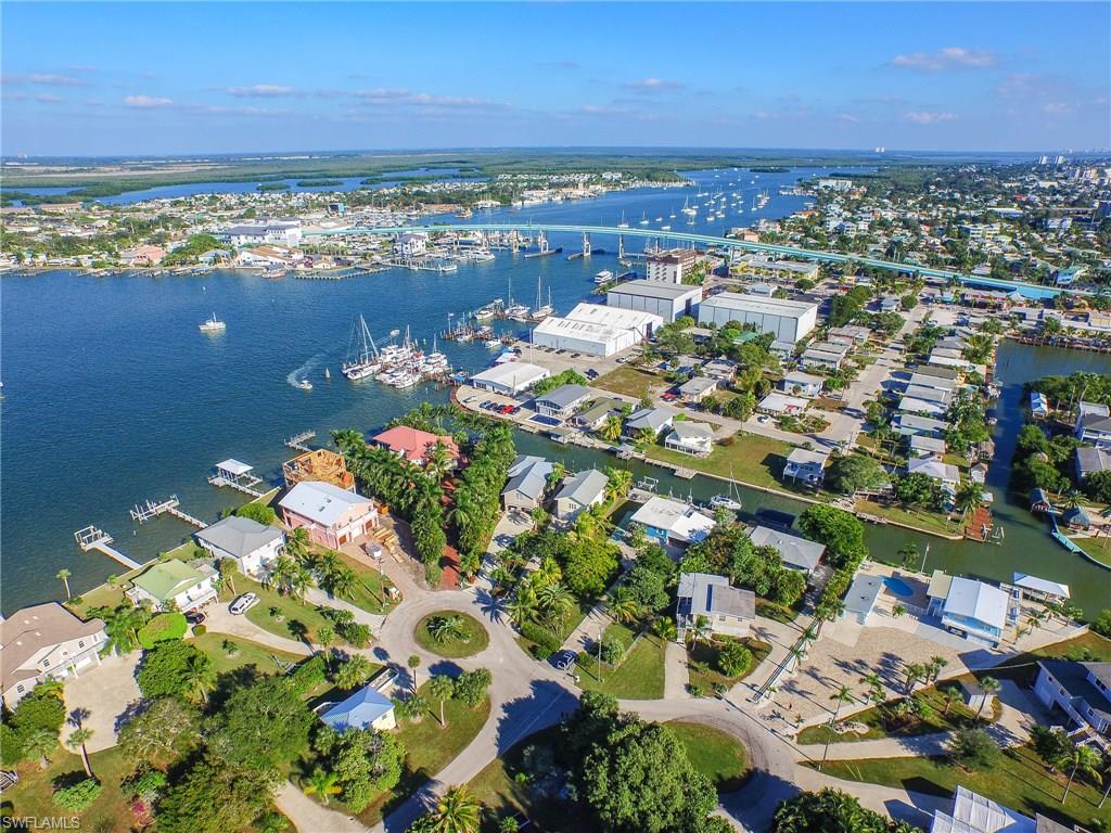 ISLAND SHORES - Residential