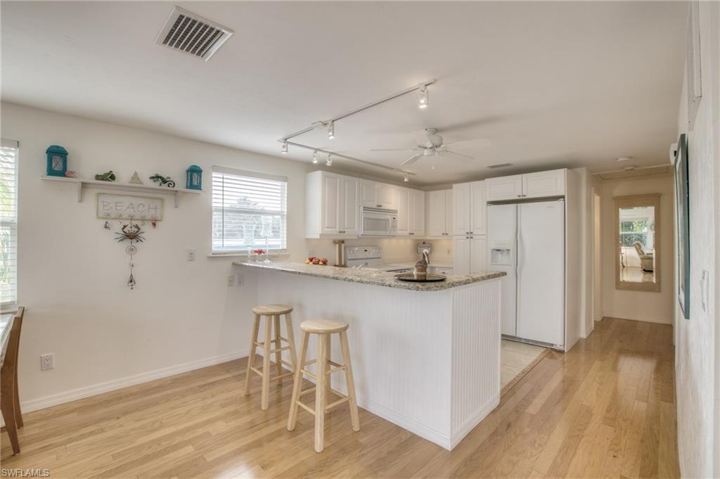 ISLAND SHORES - Residential