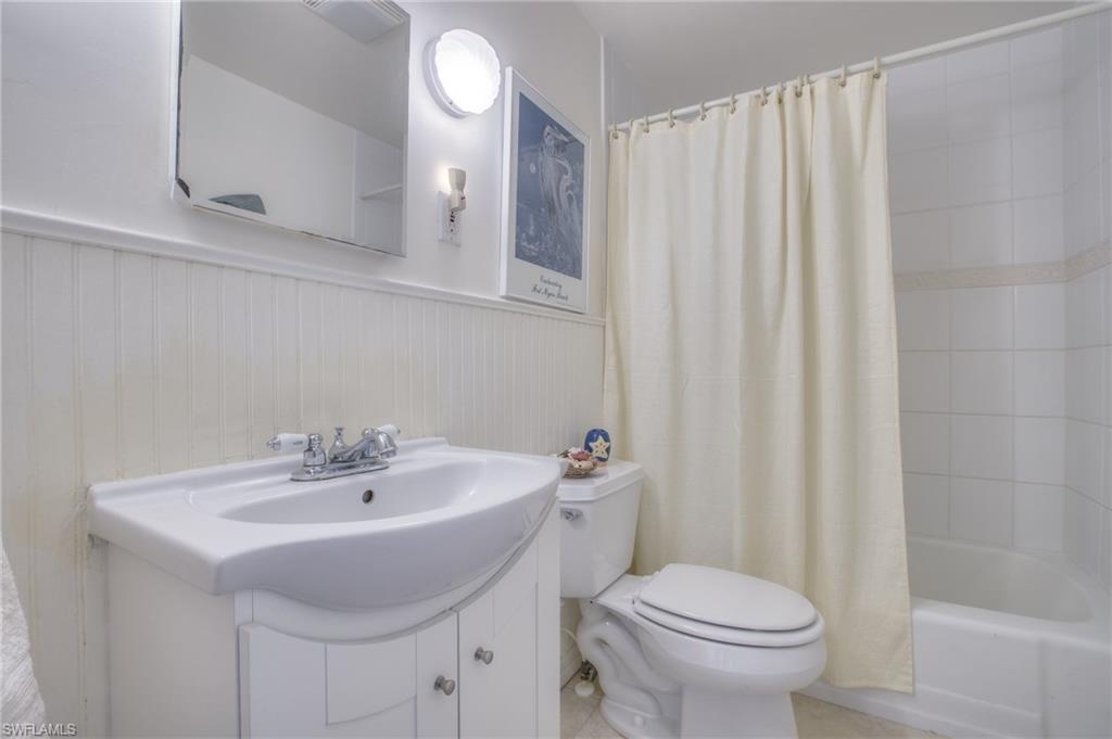 ISLAND SHORES - Residential