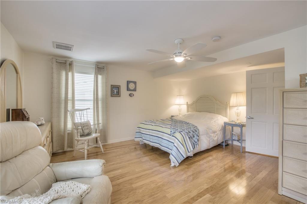 ISLAND SHORES - Residential