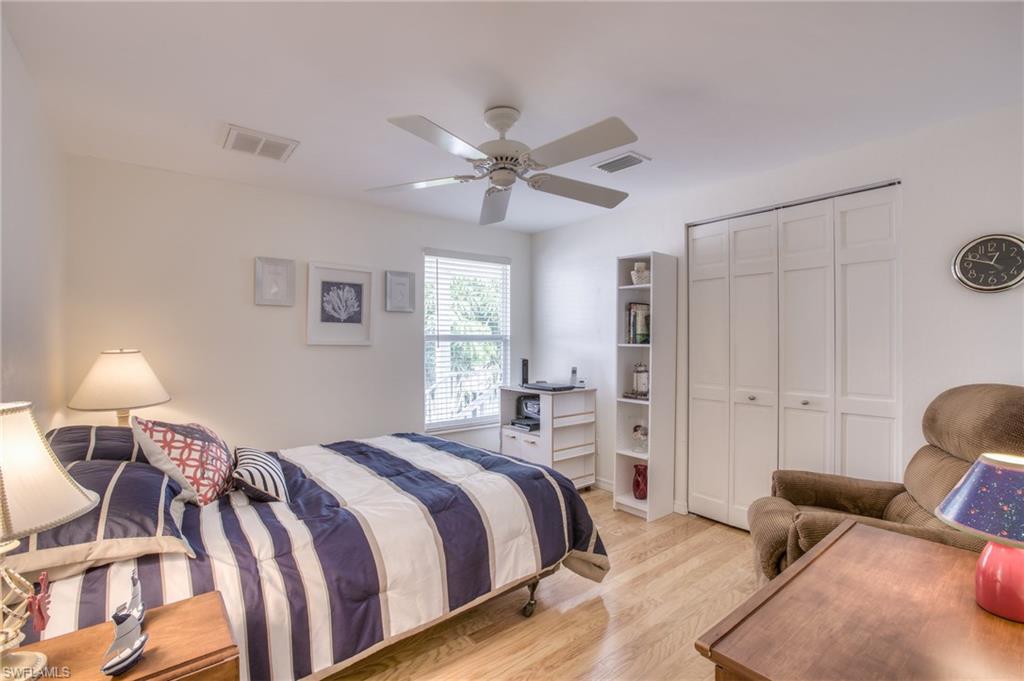 ISLAND SHORES - Residential