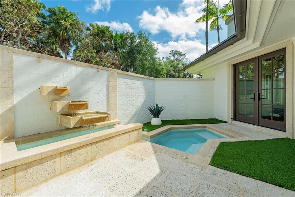 QUAIL WEST - Residential