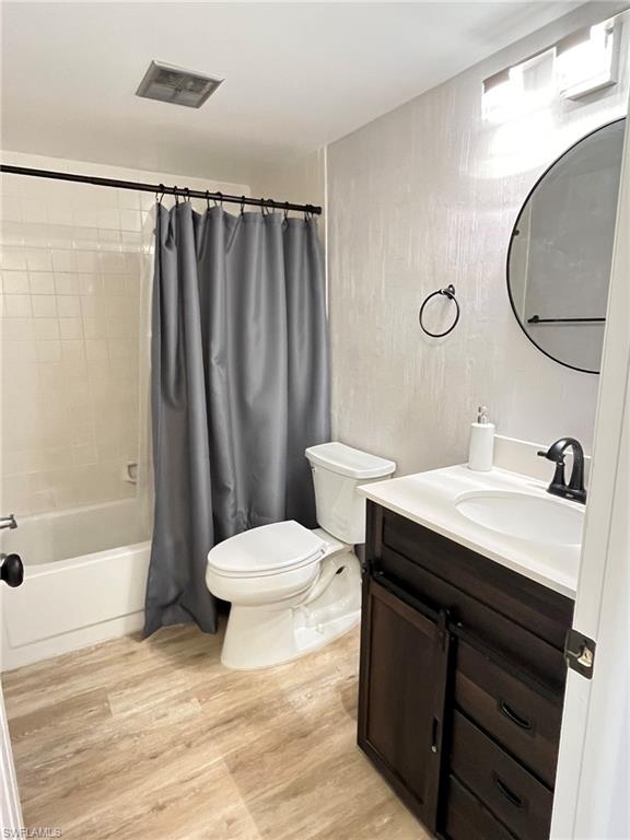 COUNTRY CLUB MANOR - Residential Lease