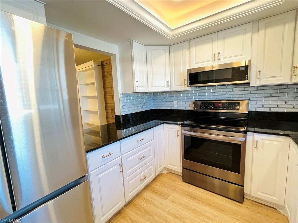 COUNTRY CLUB MANOR - Residential Lease