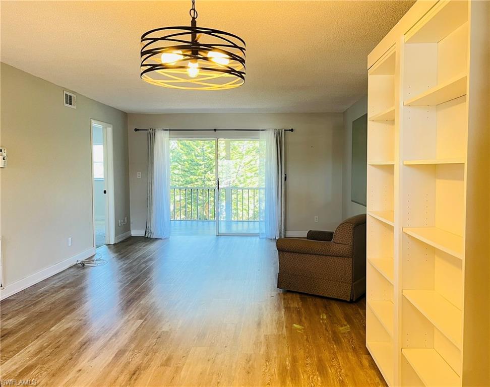 COUNTRY CLUB MANOR - Residential Lease