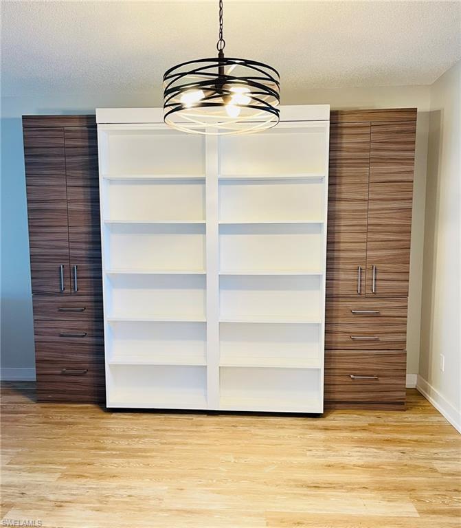 COUNTRY CLUB MANOR - Residential Lease