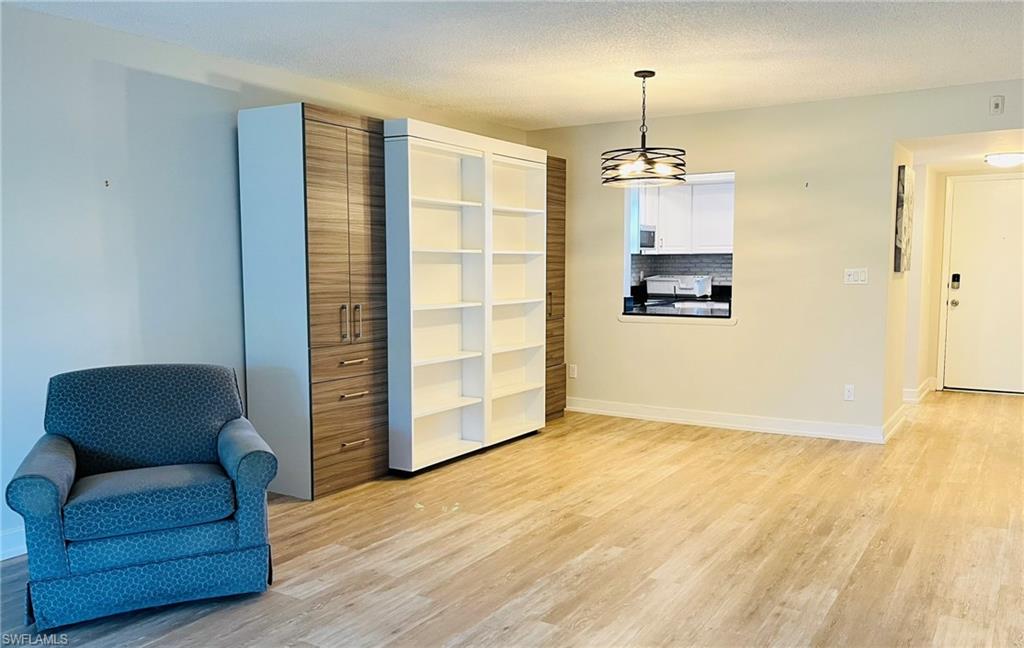 COUNTRY CLUB MANOR - Residential Lease