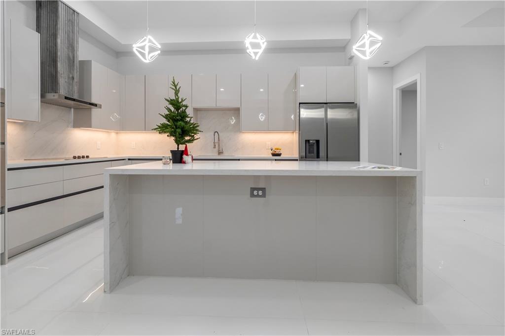 GOLDEN GATE ESTATES - Residential