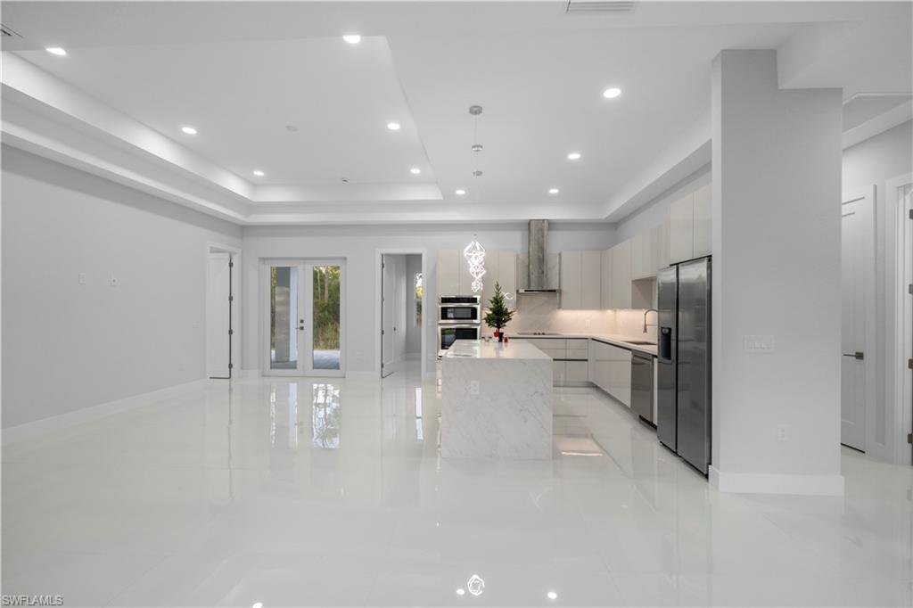 GOLDEN GATE ESTATES - Residential