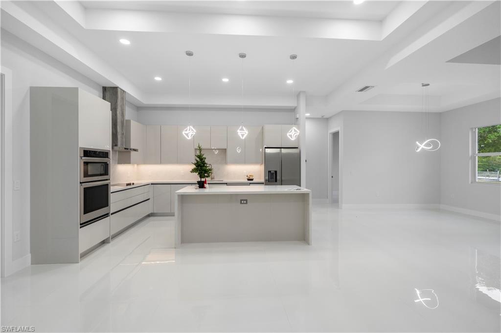 GOLDEN GATE ESTATES - Residential