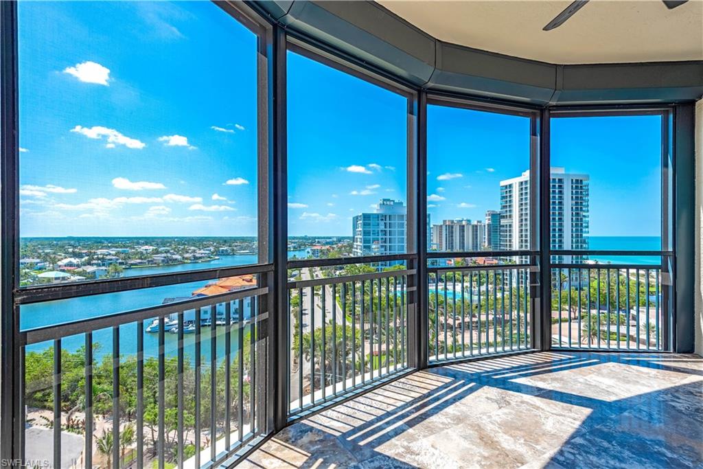 SEASONS AT NAPLES CAY - Residential