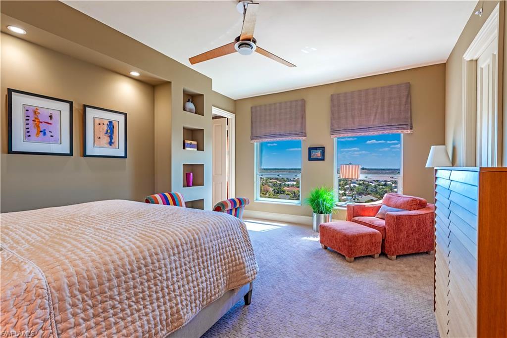 SEASONS AT NAPLES CAY - Residential