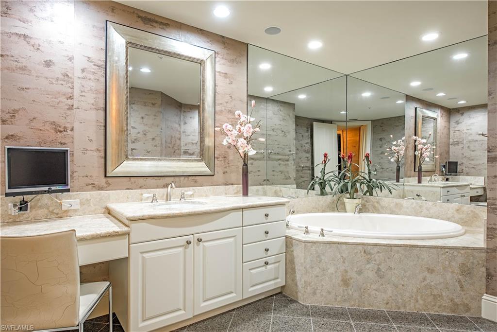 SEASONS AT NAPLES CAY - Residential