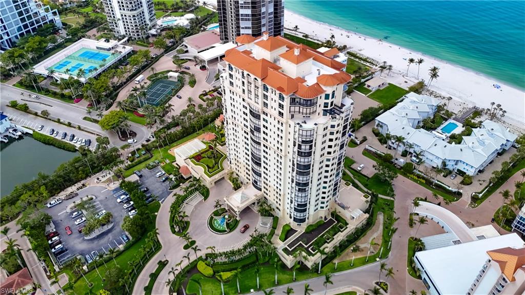 SEASONS AT NAPLES CAY - Residential