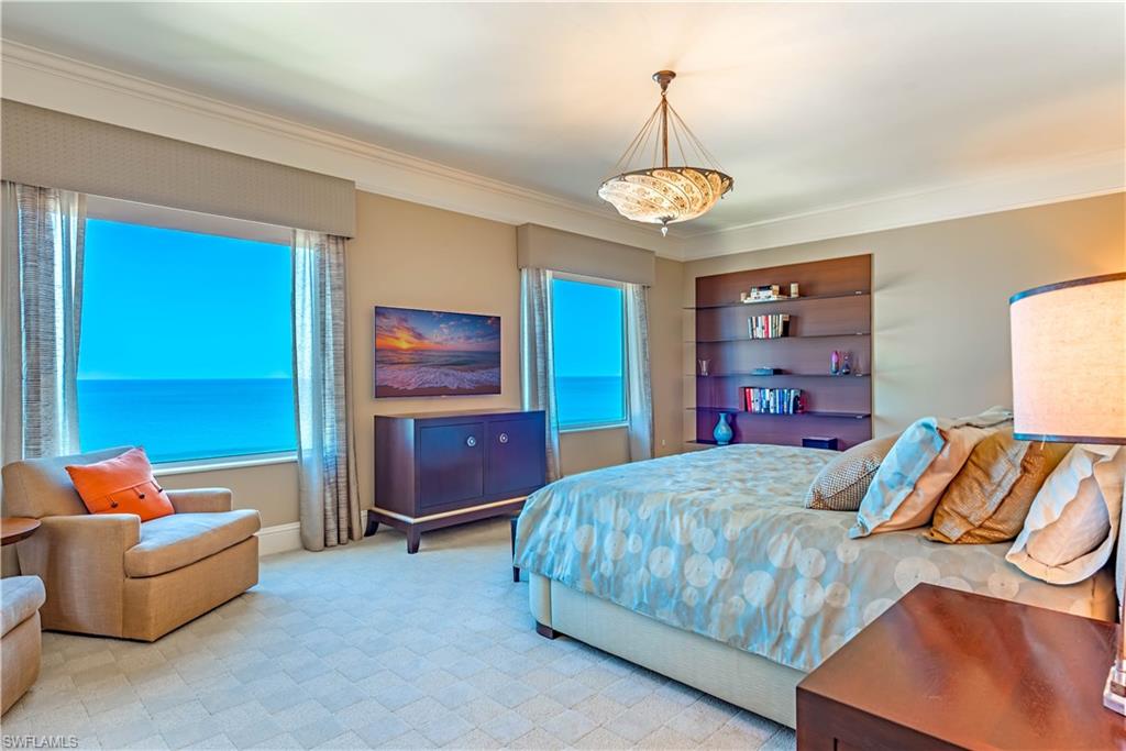 SEASONS AT NAPLES CAY - Residential