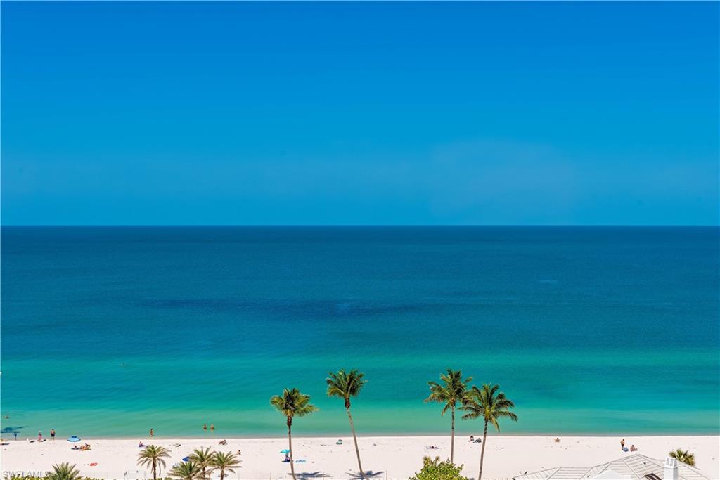 SEASONS AT NAPLES CAY - Residential