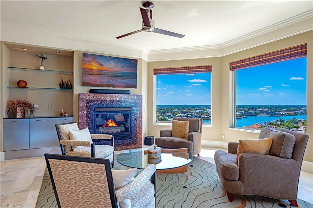 SEASONS AT NAPLES CAY - Residential