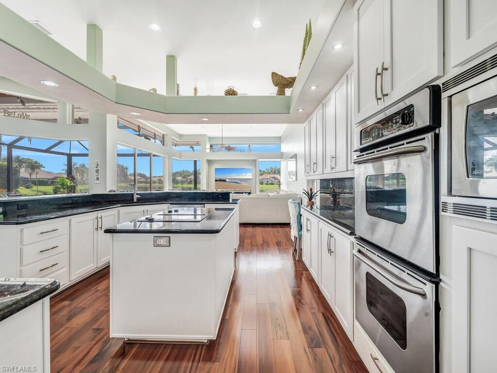 LONGSHORE LAKE - Residential