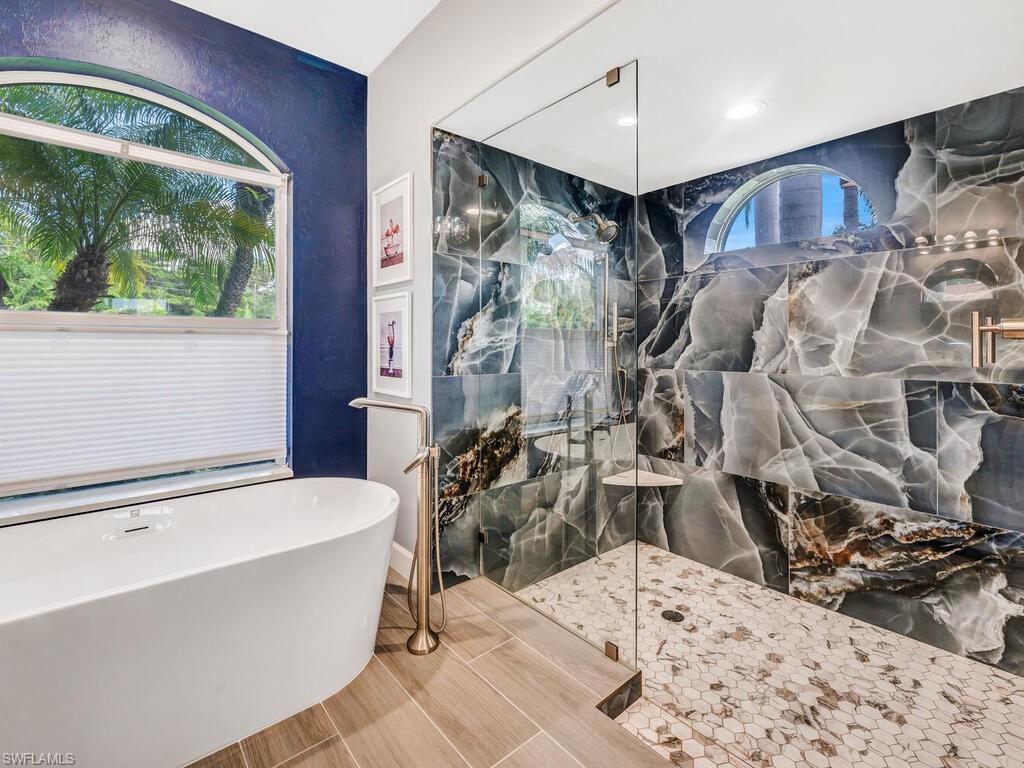 LONGSHORE LAKE - Residential