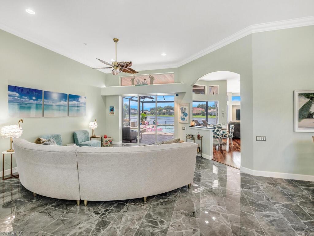 LONGSHORE LAKE - Residential