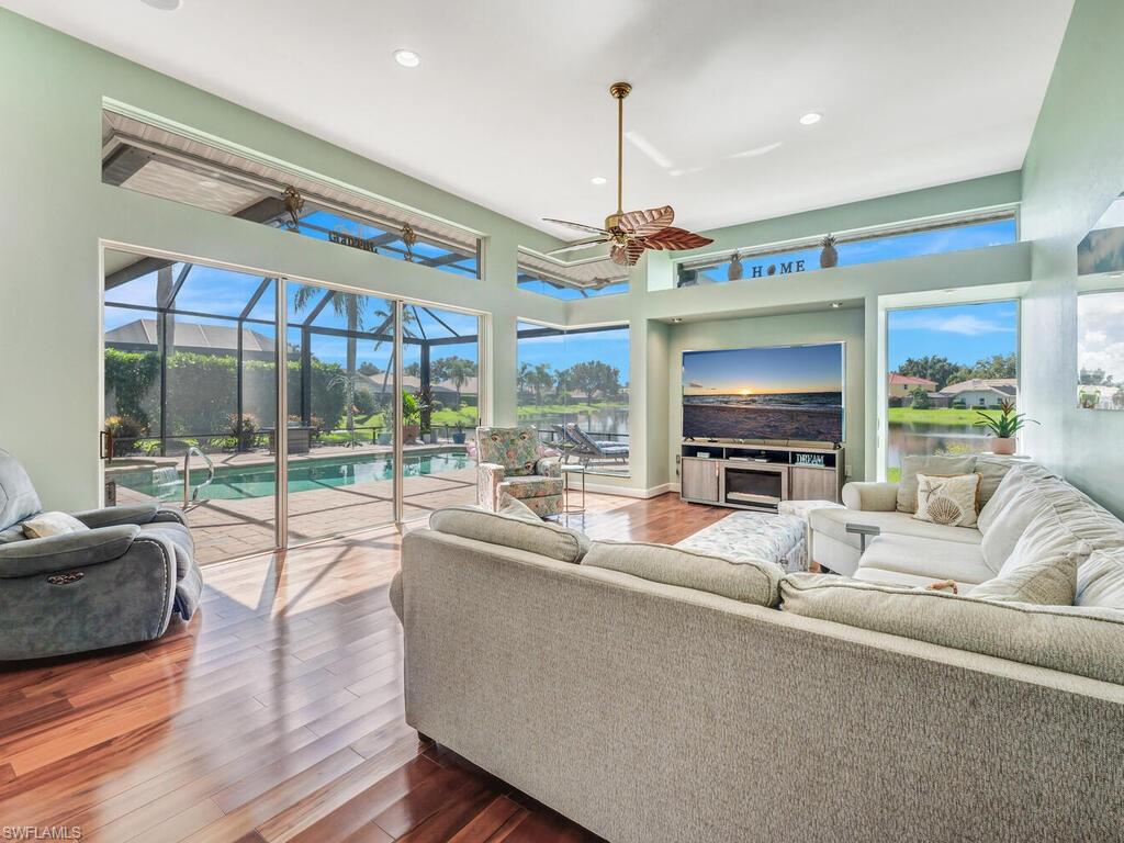 LONGSHORE LAKE - Residential