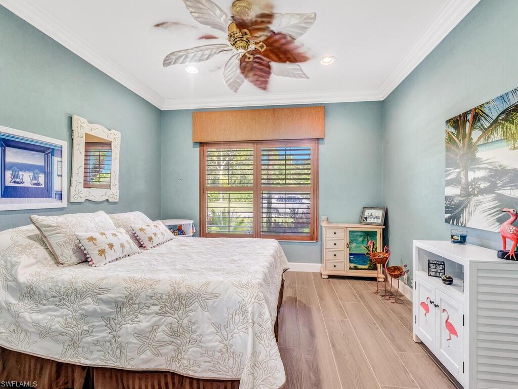 LONGSHORE LAKE - Residential