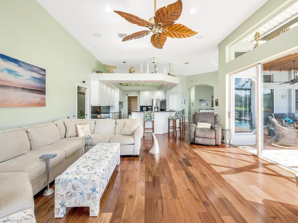 LONGSHORE LAKE - Residential