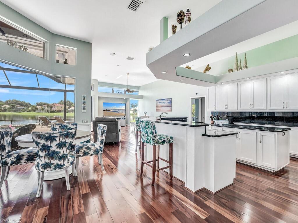 LONGSHORE LAKE - Residential