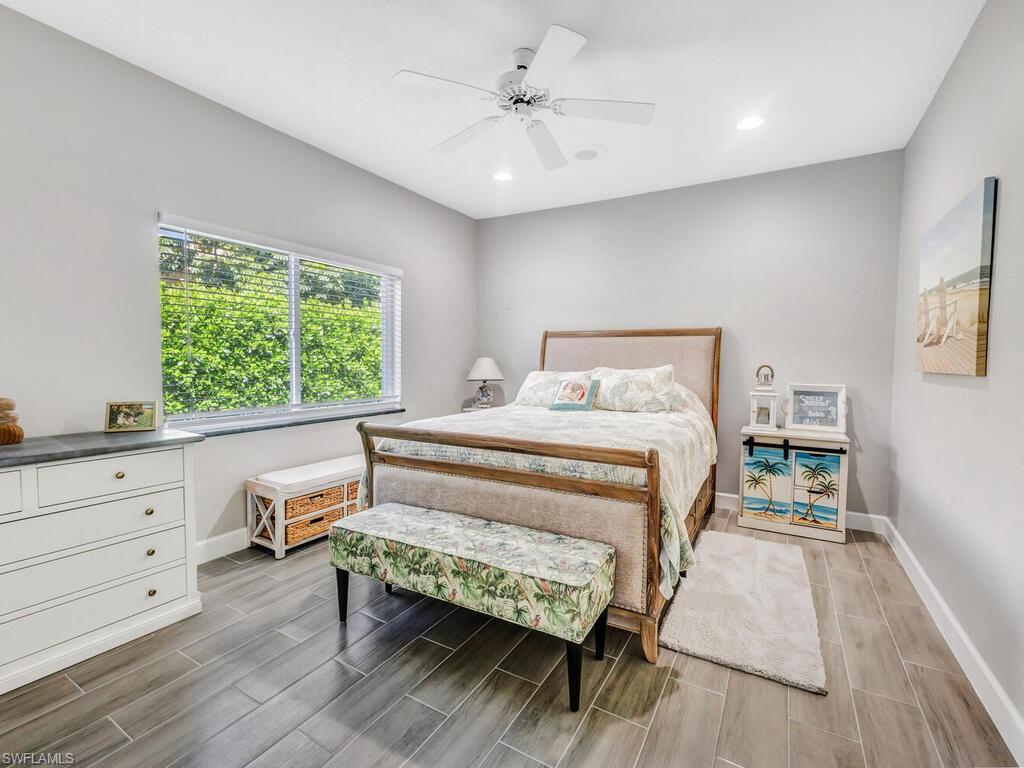 LONGSHORE LAKE - Residential