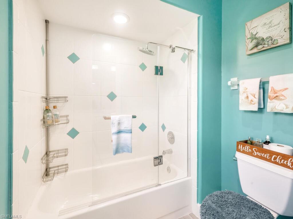 LONGSHORE LAKE - Residential