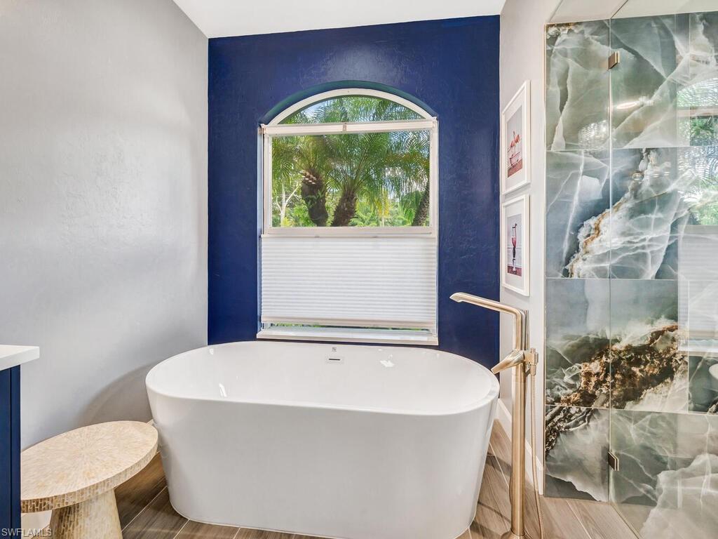 LONGSHORE LAKE - Residential