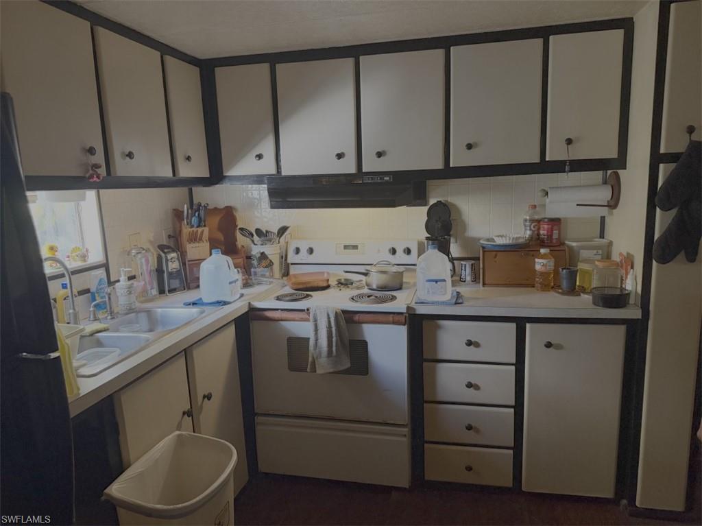 RIVIERA COLONY - Residential