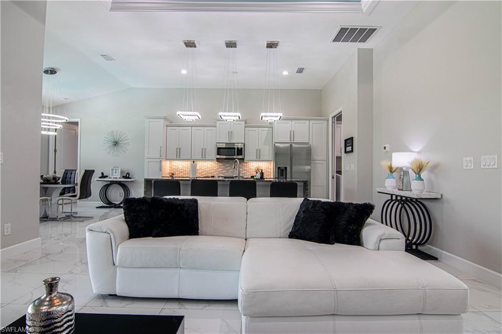 CAPE CORAL - Residential Lease