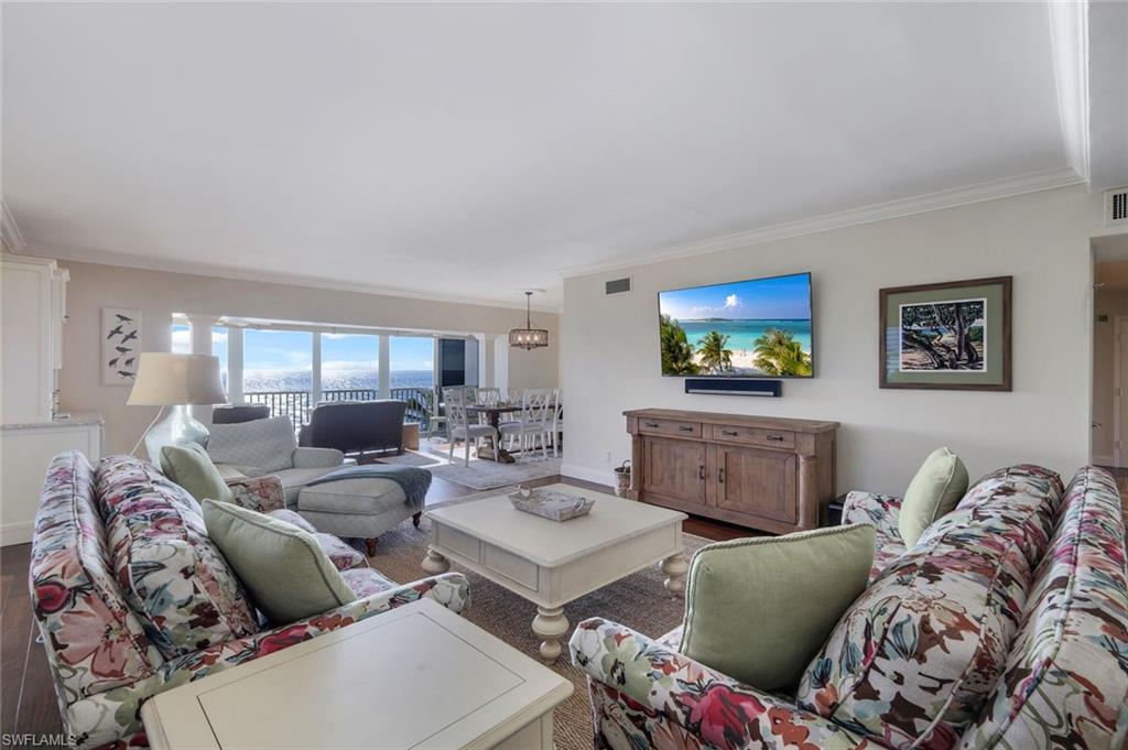 3401 Gulf Shore BLVD N 303