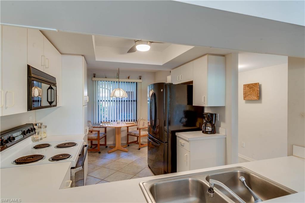 COUNTRY MANOR - Residential