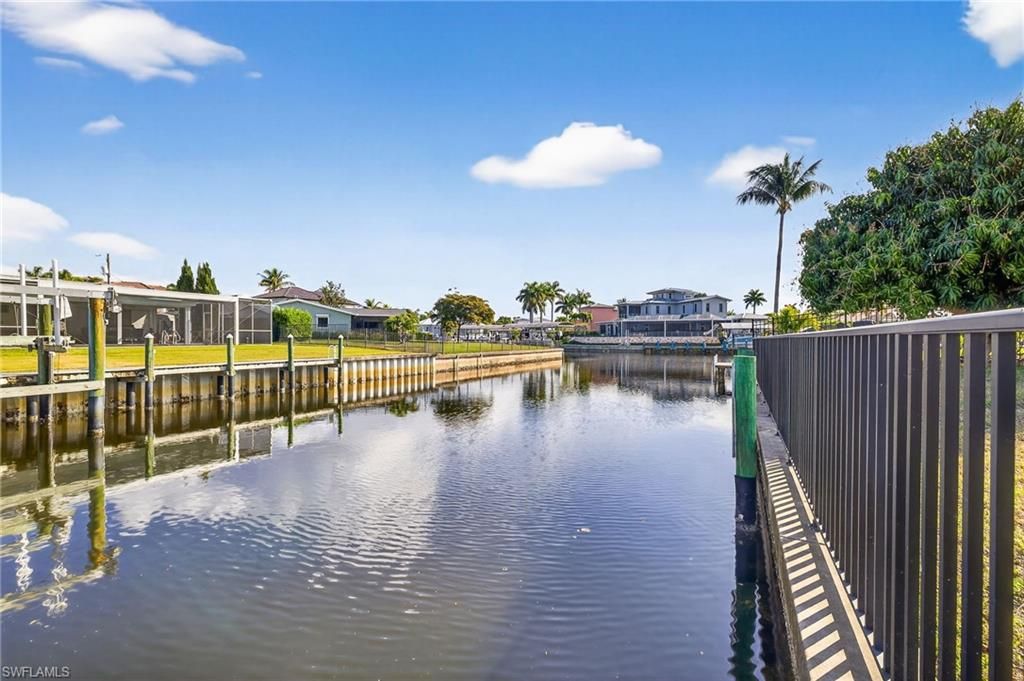 Photo of 407 Parkway CT, FORT MYERS, FL 33919 (MLS # 226012251)