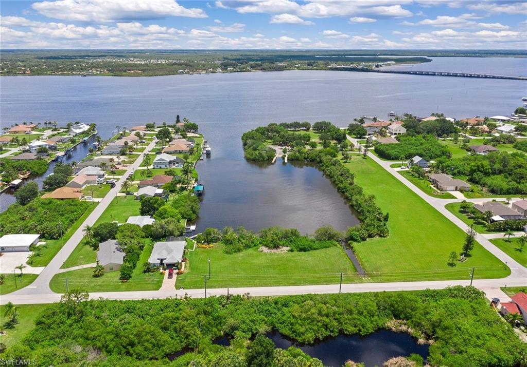 GULF COVE - Residential