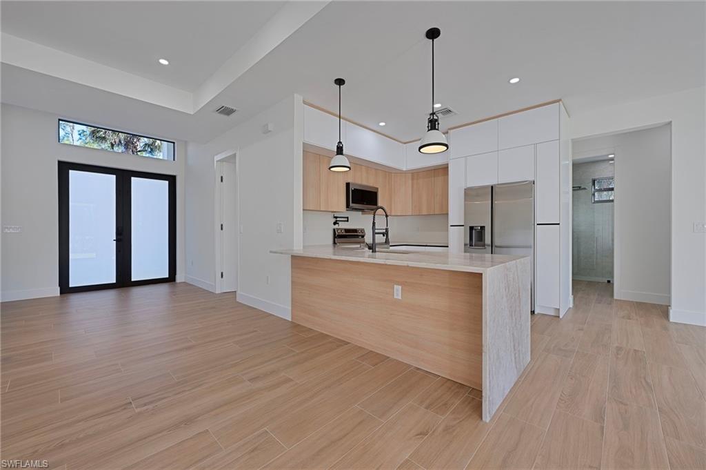 GOLDEN GATE ESTATES - Residential