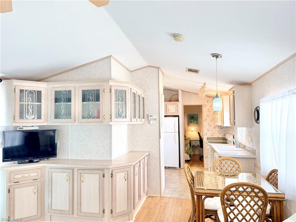 ENCHANTING SHORES - Residential