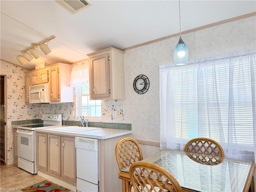 ENCHANTING SHORES - Residential