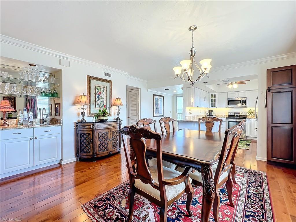 TIFFANY COURT - Residential