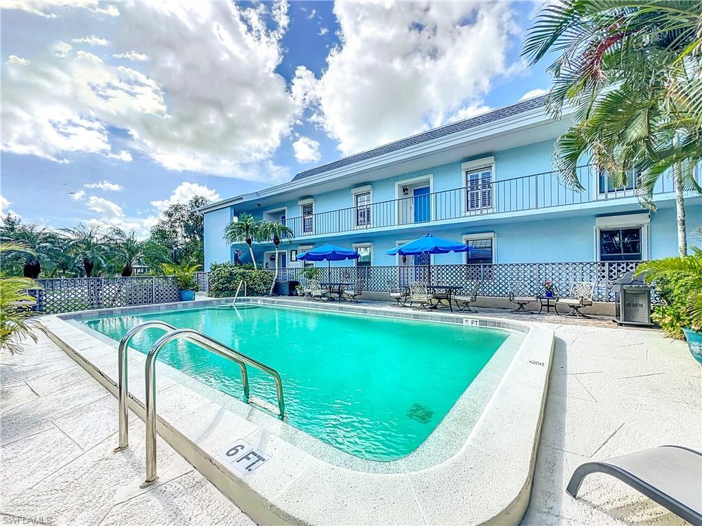 TIFFANY COURT - Residential