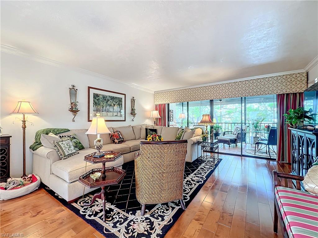 TIFFANY COURT - Residential