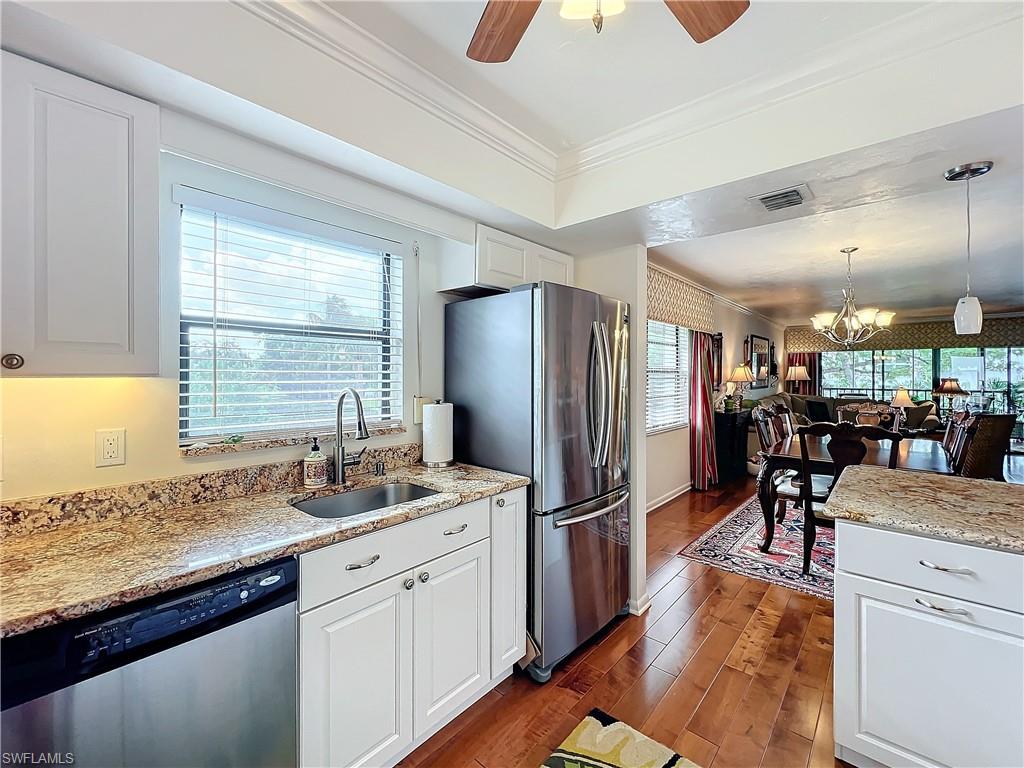 TIFFANY COURT - Residential