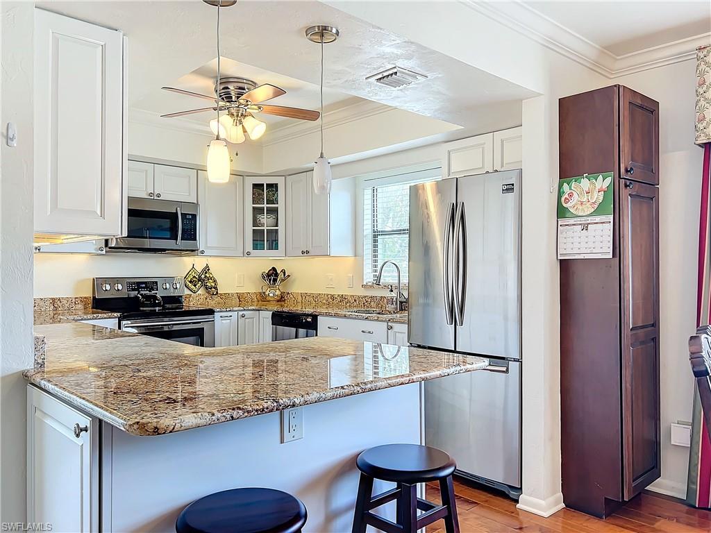 TIFFANY COURT - Residential