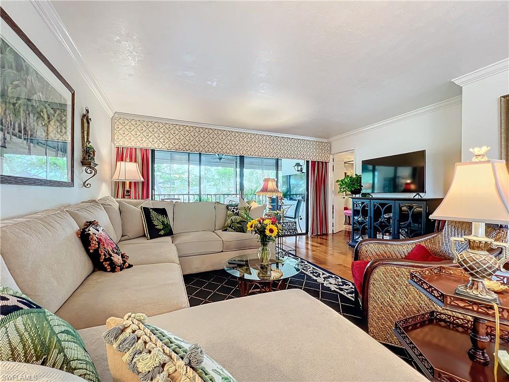 TIFFANY COURT - Residential