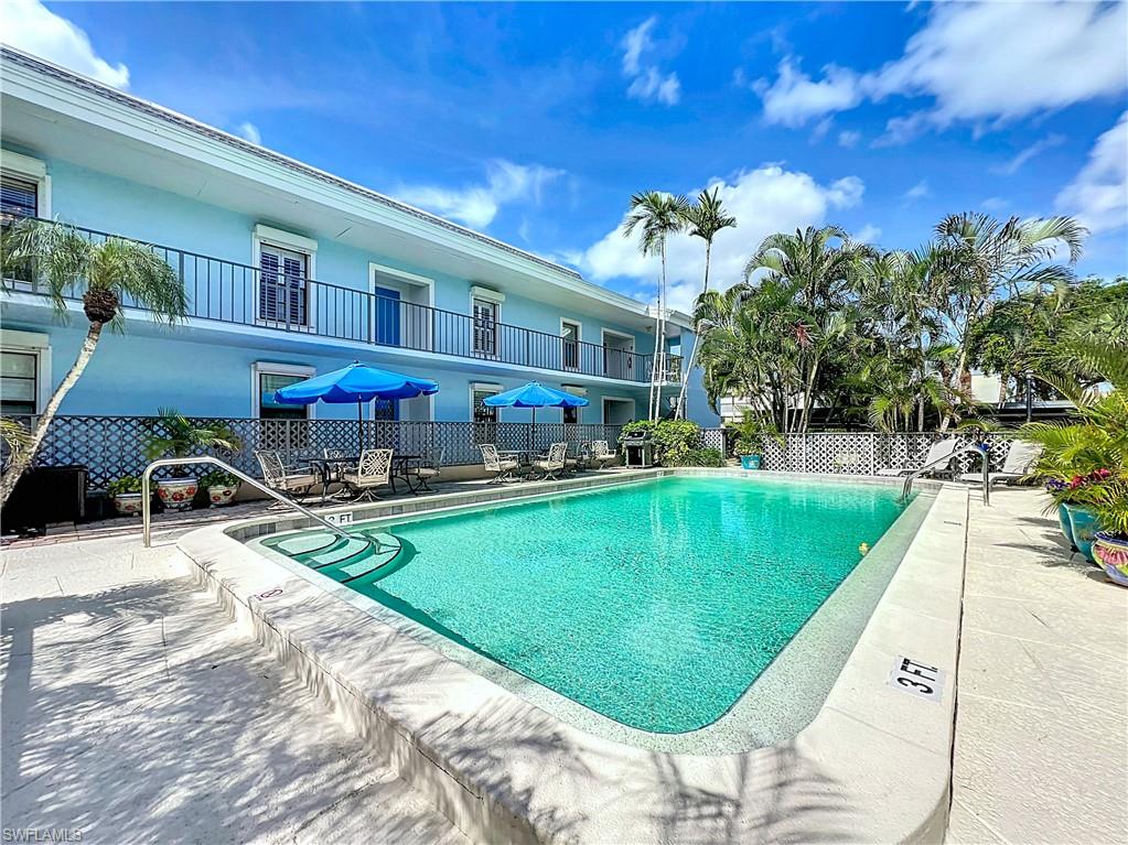 TIFFANY COURT - Residential