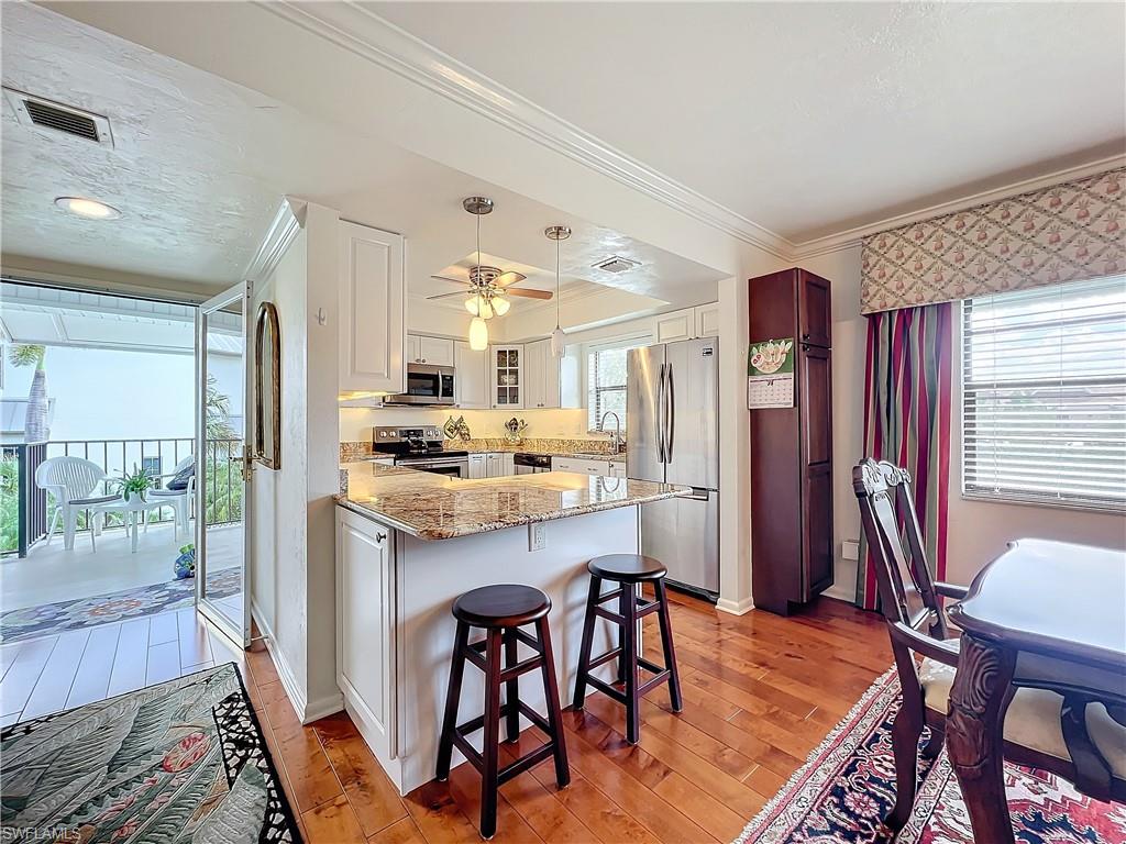 TIFFANY COURT - Residential